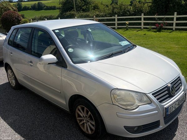 Volkswagen Polo Hatchback, Petrol, 2007, Silver