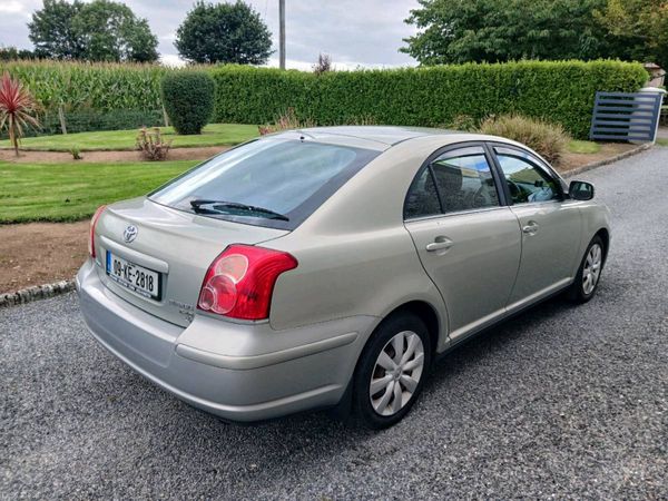 Toyota Avensis Hatchback, Diesel, 2009, Silver