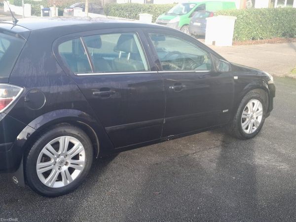 Vauxhall Astra Hatchback, Petrol, 2008, Black