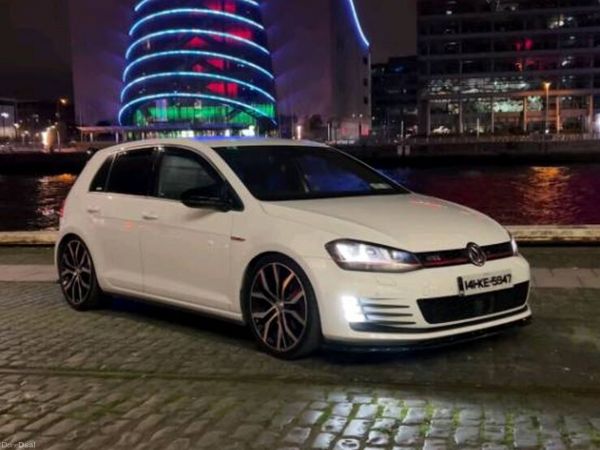 Volkswagen Golf Hatchback, Petrol, 2014, White