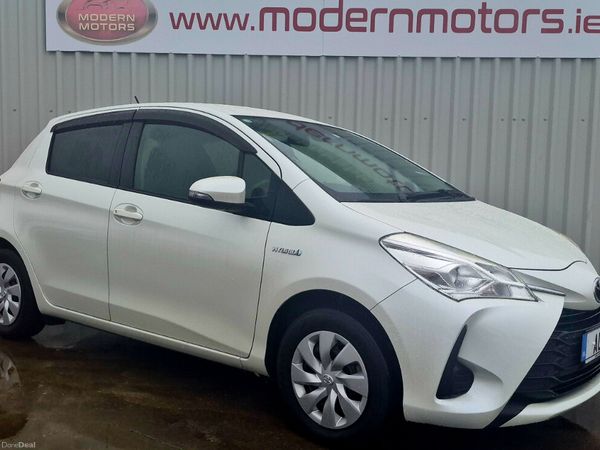 Toyota Vitz Hatchback, Petrol Hybrid, 2017, White