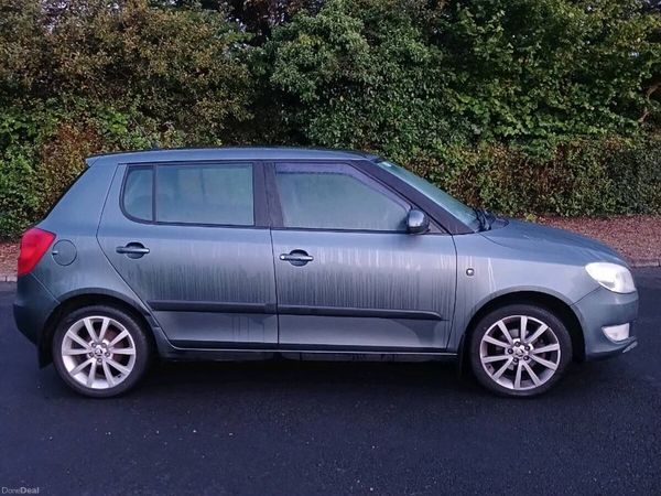 Skoda Fabia Hatchback, Petrol, 2014, Grey