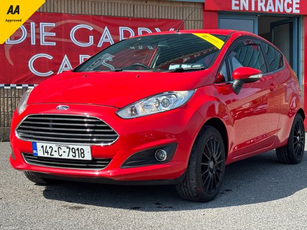 Ford Fiesta Hatchback, Petrol, 2014, Red