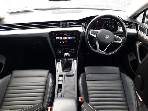 Volkswagen Passat Estate, Diesel, 2022, Grey