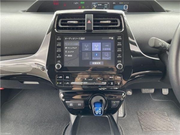 Toyota Prius Hatchback, Petrol Hybrid, 2021, White