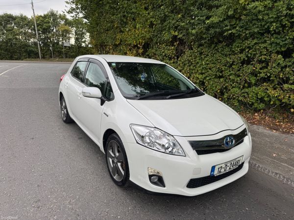 Toyota Auris Hatchback, Petrol Hybrid, 2012, White