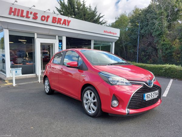 Toyota Yaris Hatchback, Petrol Hybrid, 2016, Red