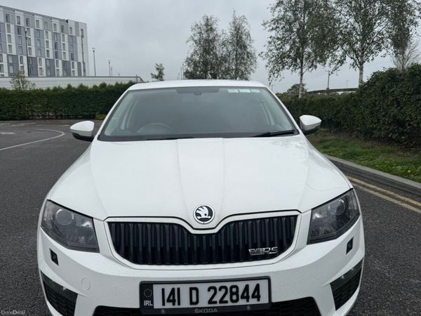 Skoda Octavia Saloon, Diesel, 2014, White