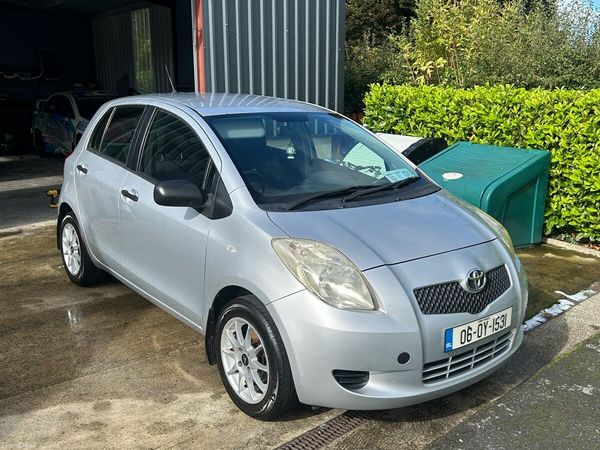 Toyota Yaris Hatchback, Petrol, 2006, Silver