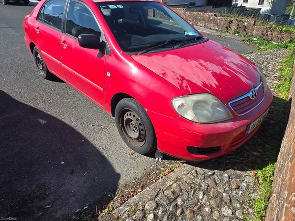 Toyota Corolla Saloon, Petrol, 2004, Red