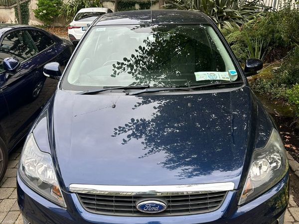 Ford Focus Hatchback, Petrol, 2010, Blue