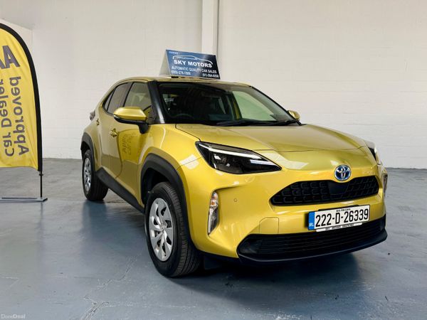 Toyota Yaris Cross Estate, Petrol Hybrid, 2022, Gold