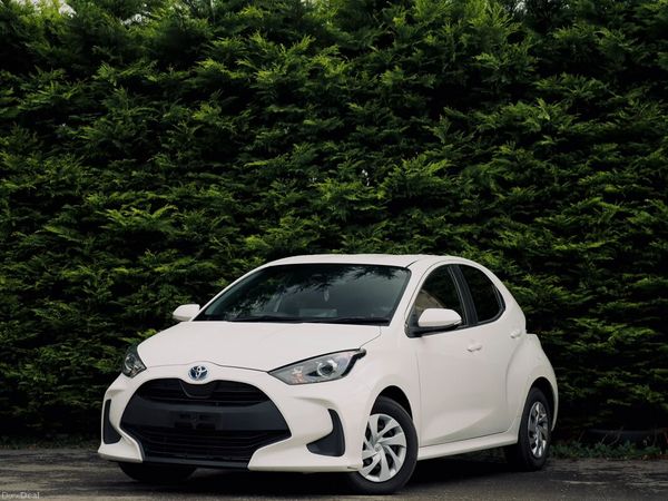 Toyota Yaris Hatchback, Petrol Hybrid, 2023, White