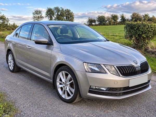 Skoda Octavia Saloon, Diesel, 2018, Grey