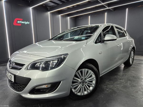 Opel Astra Hatchback, Diesel, 2015, Silver