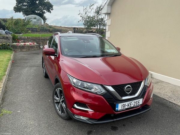 Nissan Qashqai MPV, Diesel, 2019, Red