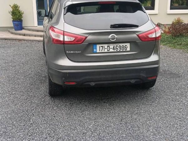 Nissan Qashqai SUV, Diesel, 2017, Grey