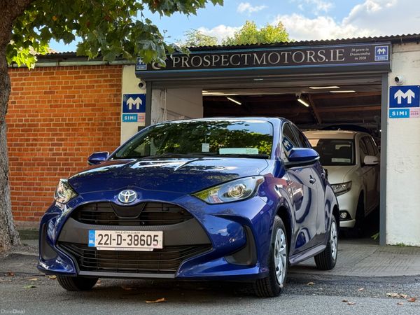 Toyota Yaris Hatchback, Petrol Hybrid, 2022, Blue