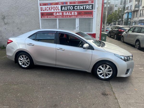 Toyota Corolla Saloon, Diesel, 2015, Silver