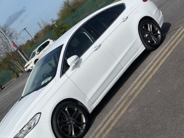 Ford Mondeo Hatchback, Diesel, 2017, White