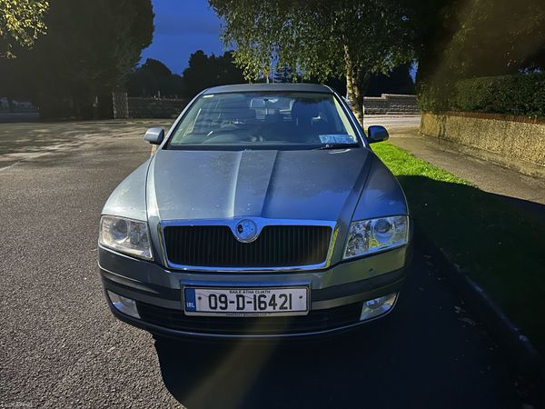 Skoda Octavia Hatchback, Petrol, 2009, Grey
