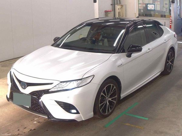 Toyota Camry Saloon, Petrol Hybrid, 2020, White