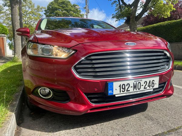 Ford Mondeo Hatchback, Diesel, 2019, Red