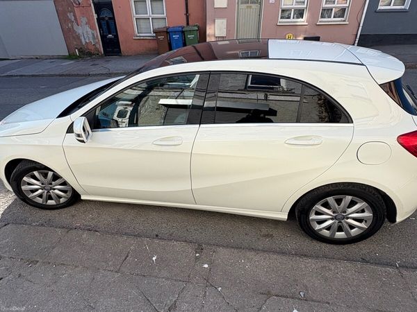 Mercedes-Benz A-Class Hatchback, Diesel, 2013, White