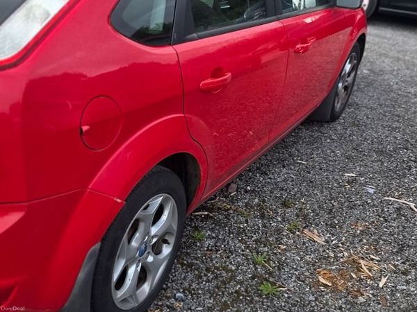 Ford Focus Hatchback, Diesel, 2009, Red