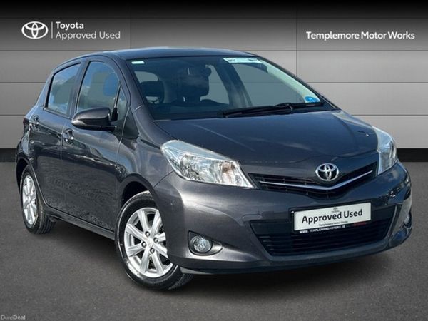 Toyota Yaris Hatchback, Petrol, 2014, Grey