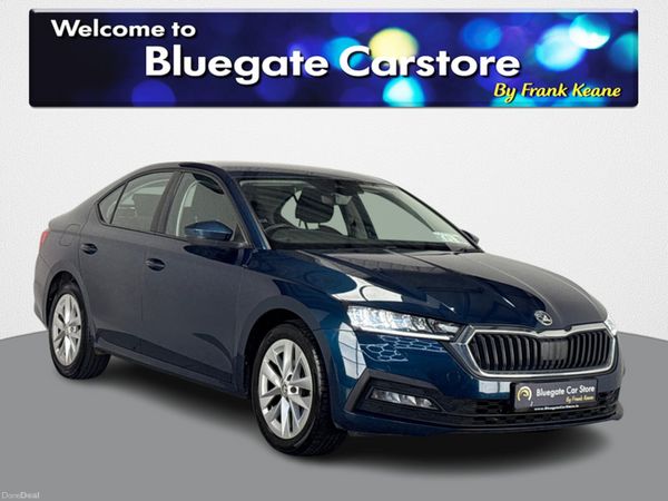 Skoda Octavia Hatchback, Petrol, 2021, Blue