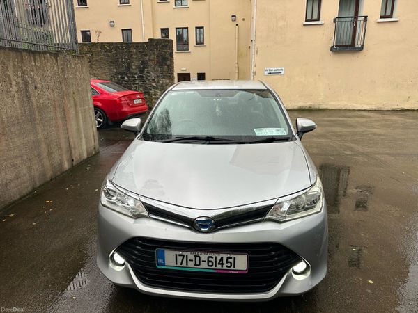 Toyota Corolla Saloon, Petrol Hybrid, 2017, Silver