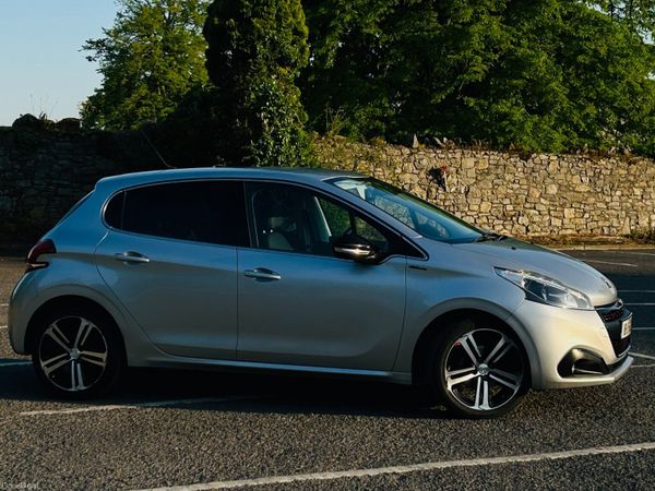 Peugeot 208 Hatchback, Petrol, 2018, Silver