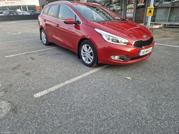 Kia Ceed Estate/Jeep, Diesel, 2014, Red