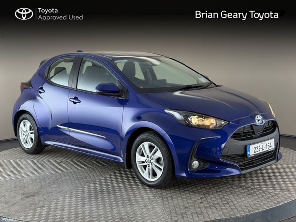 Toyota Yaris Hatchback, Petrol Hybrid, 2023, Blue