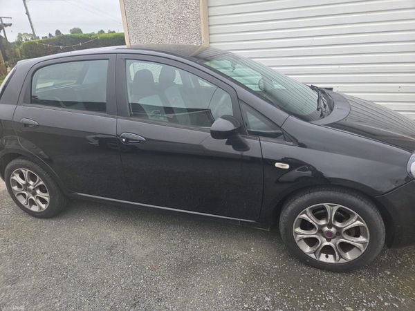 Fiat Punto Hatchback, Petrol, 2011, Black