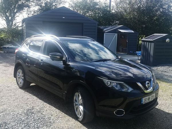 Nissan Qashqai Hatchback, Diesel, 2014, Black