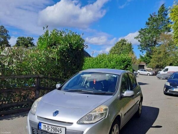 Renault Clio Hatchback, Ethanol Petrol, 2011, Silver
