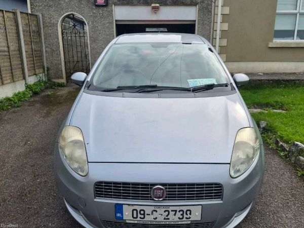 Fiat Punto Hatchback, Petrol, 2009, Grey