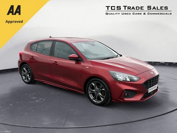 Ford Focus Hatchback, Diesel, 2018, Red