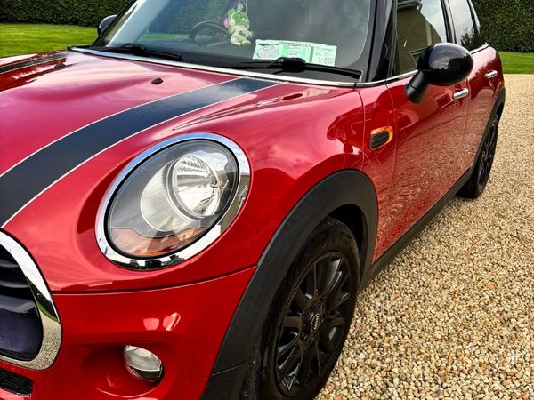 Mini Cooper Hatchback, Diesel, 2017, Red