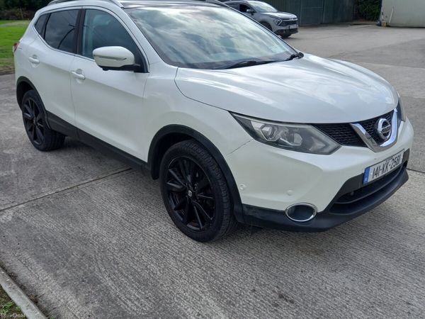 Nissan Qashqai Hatchback, Diesel, 2014, White