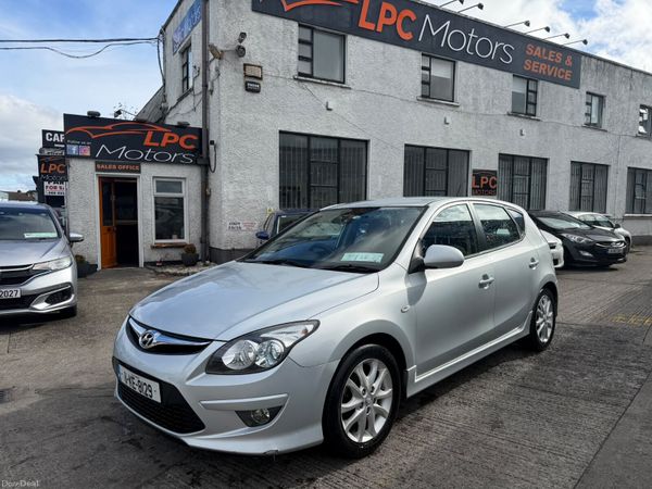 Hyundai i30 Hatchback, Petrol, 2011, Silver
