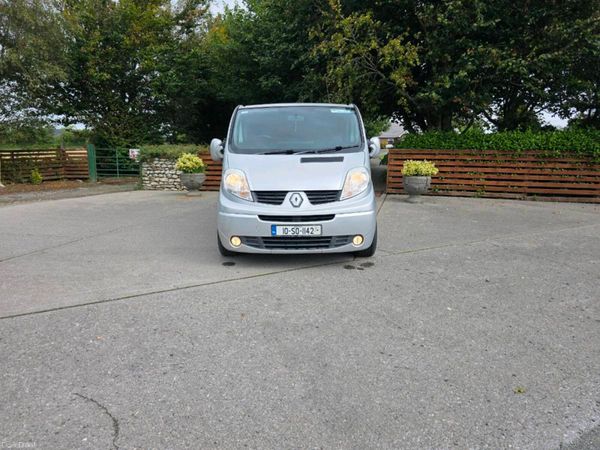 Renault Trafic MPV, Diesel, 2010, Silver