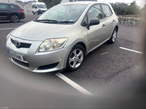 Toyota Auris Hatchback, Petrol, 2009, Silver