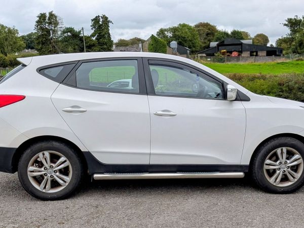 Hyundai ix35 SUV, Petrol, 2013, White