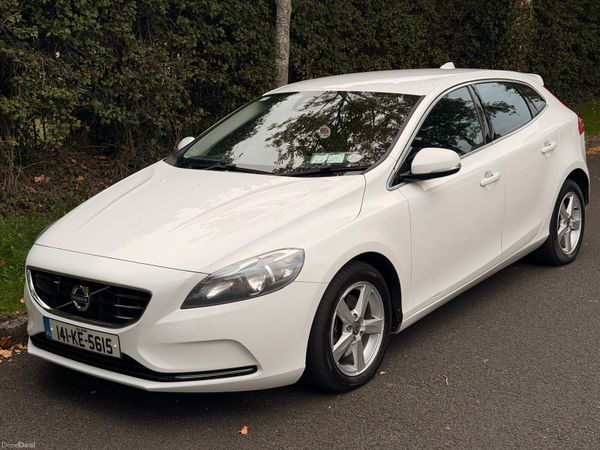 Volvo V40 Hatchback, Petrol, 2014, White