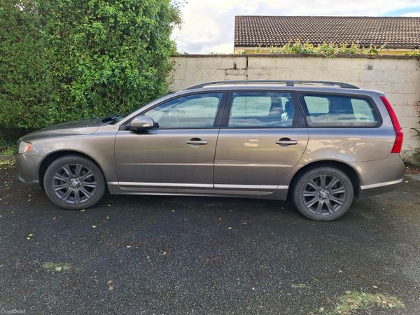 Volvo V70 Estate, Diesel, 2008, Grey