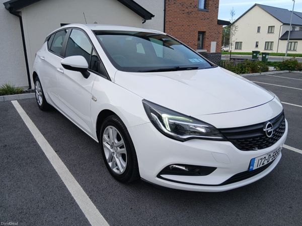 Opel Astra Hatchback, Petrol, 2017, White
