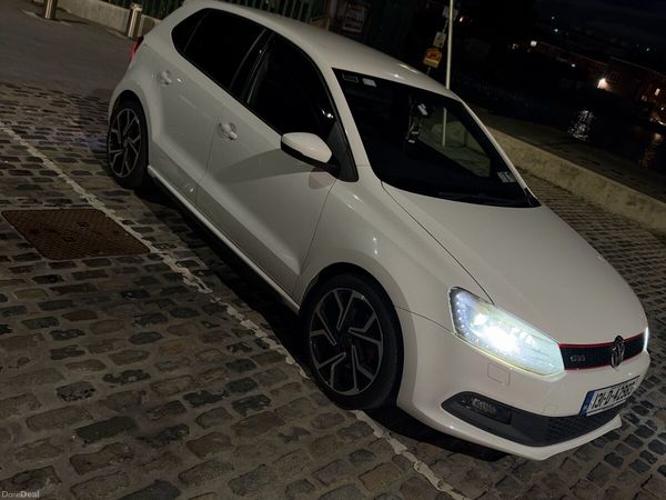 Volkswagen Polo Hatchback, Petrol, 2013, White